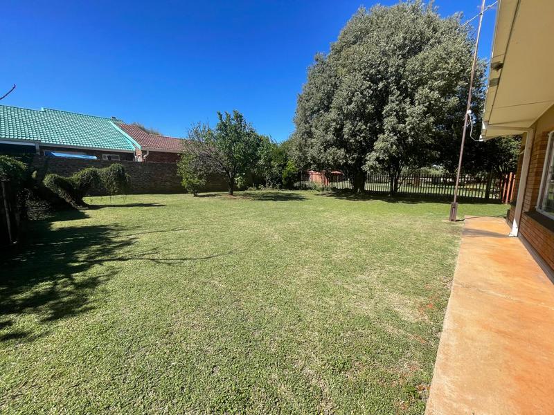 To Let 10 Bedroom Property for Rent in Bult West North West